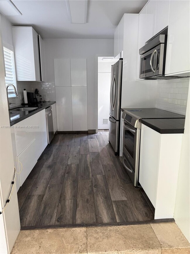 Building Photo - 3618 Palmarito St