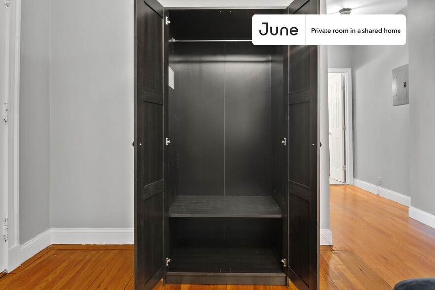 Building Photo - Room in Shared 4 bed/2 bath home