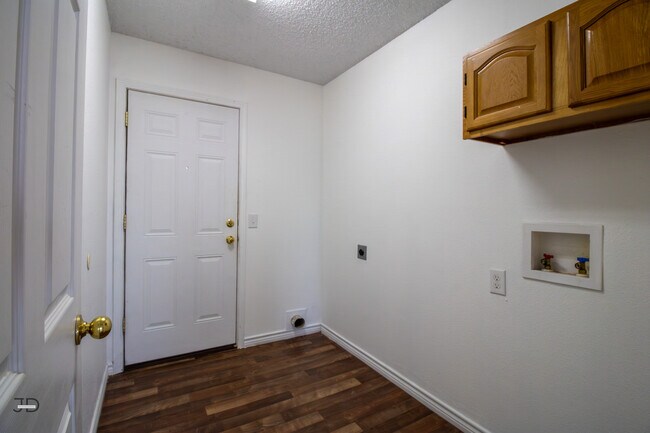 Building Photo - 33 Grant Gill Ln