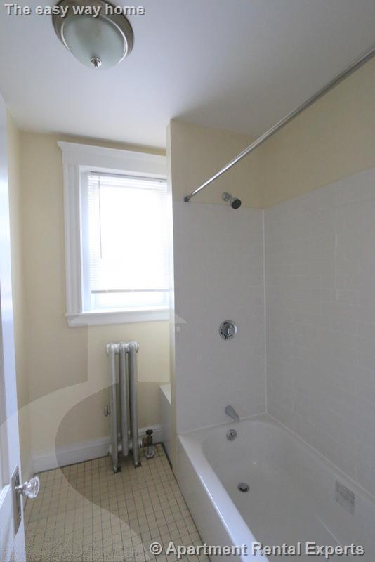 Building Photo - 6 Craigie Cir