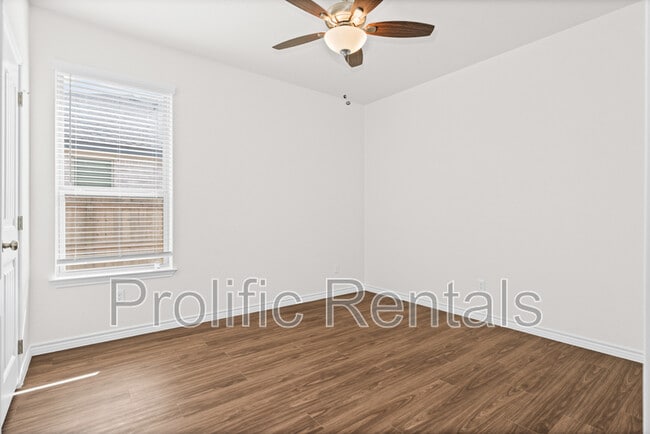 Building Photo - 5110 Rose Gdn Lp