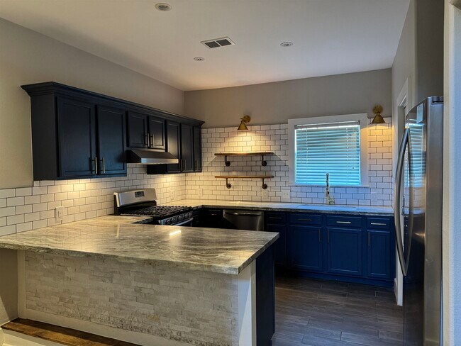 Building Photo - 2445 Monarch Dr
