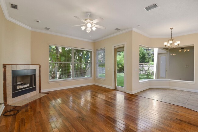 Building Photo - Beautiful home on the brick streets of Old...