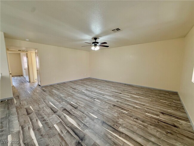 Building Photo - 8410 Eldora Ave