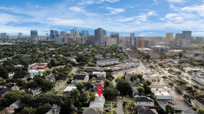 Building Photo - 2332 Sheridan St