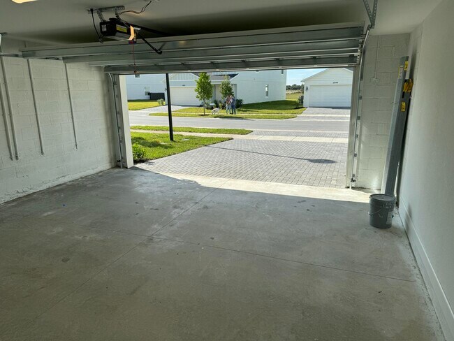 Building Photo - 10445 NW Suncrest Lp