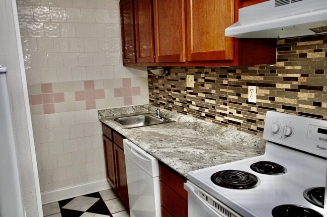 Building Photo - 204 Oak Manor Pl