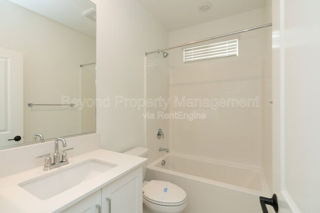 Building Photo - 2126 Senita Dr