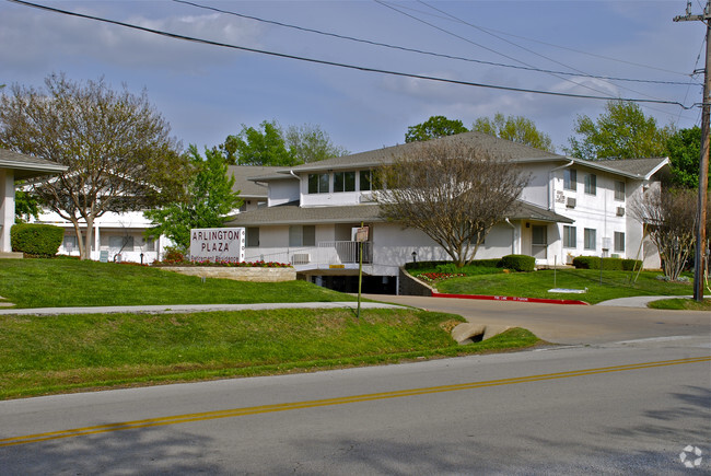 Building Photo - Arlington Plaza