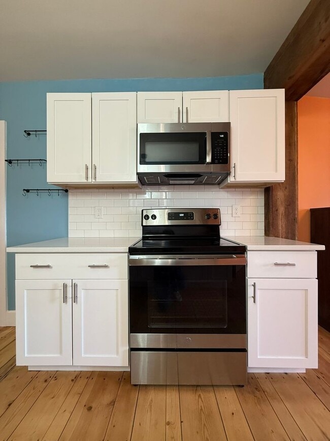 Building Photo - 960 Maple St