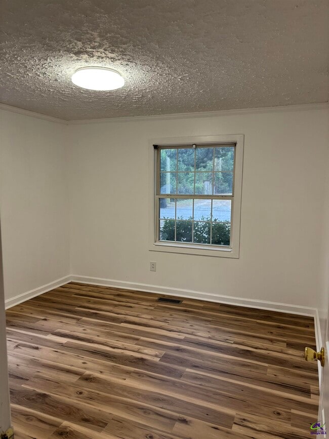 Building Photo - 122 Tinker Blvd