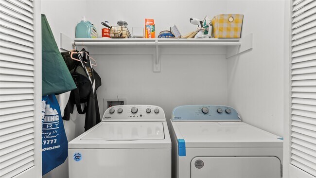 Building Photo - 1417 Anita St