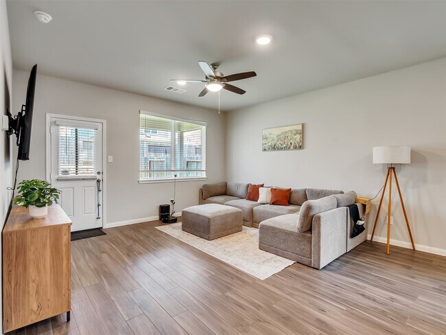 Building Photo - 2416 Bluefish Ct