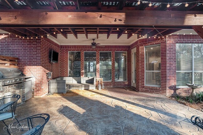 Building Photo - 1310 Bay Ridge Dr