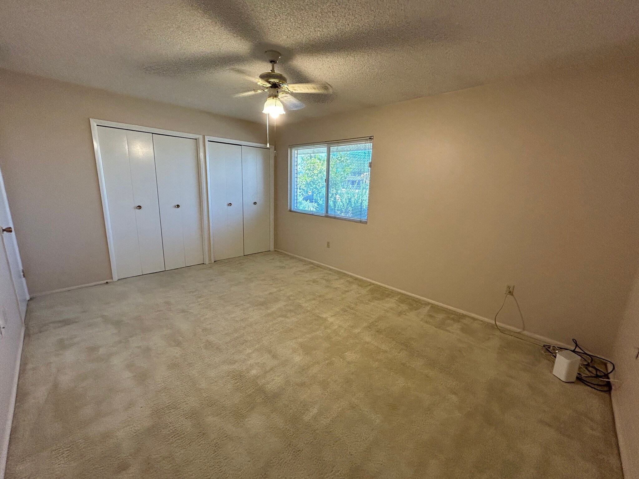 Building Photo - 10615 W Cheryl Dr