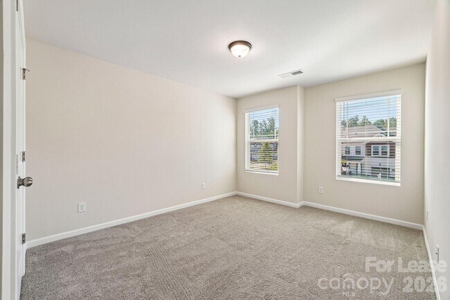 Building Photo - 15618 Little Bluestem St