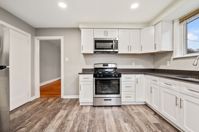 Building Photo - 101-103 E Agnew Avenue