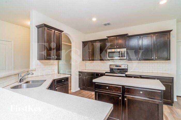 Building Photo - 446 Stuart Ln