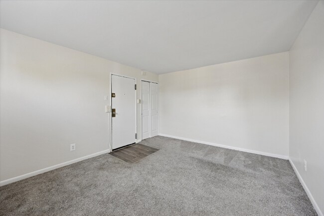 Building Photo - 13659 Philmont Ave