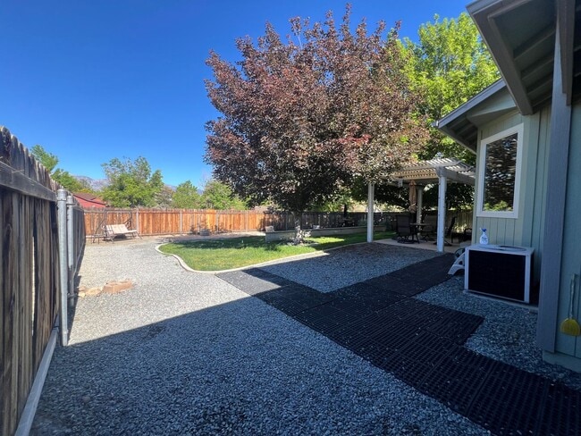 Building Photo - 3/2/2 Gorgeous Home In Gardnerville - Ruhe...