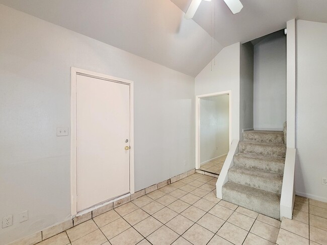 Building Photo - 17423 Ranch Country Rd