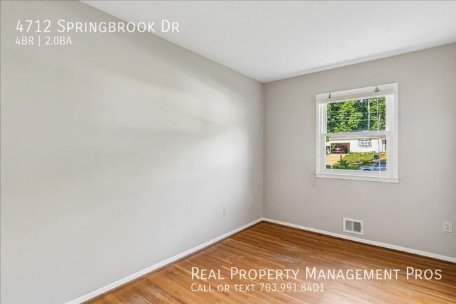 Building Photo - 4712 Springbrook Dr
