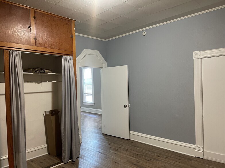 Building Photo - 518 Sandusky Ave