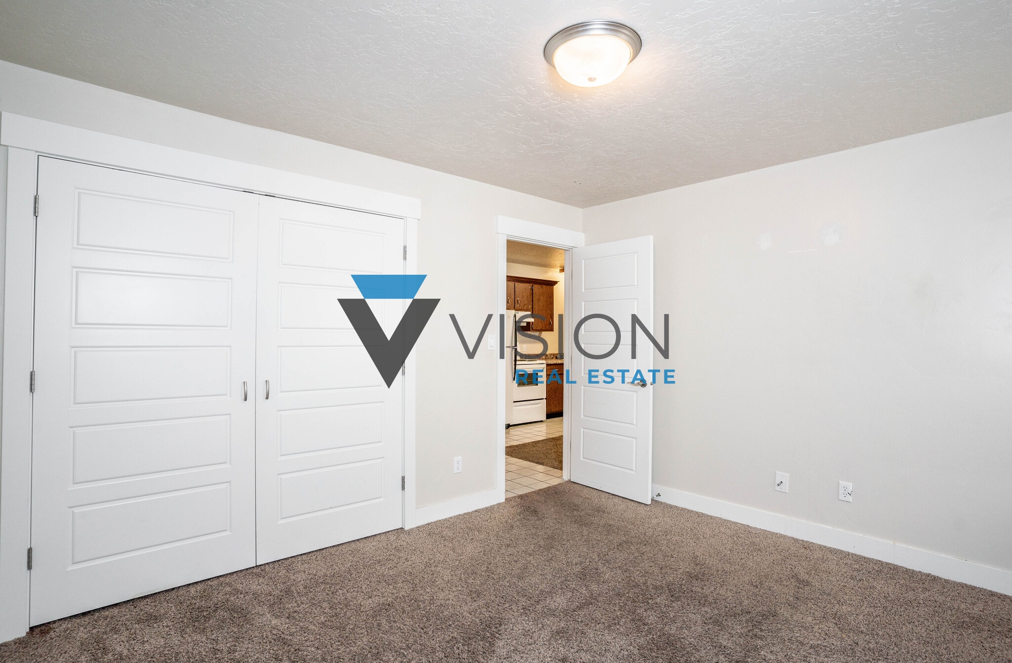 Building Photo - 215 E 100 N