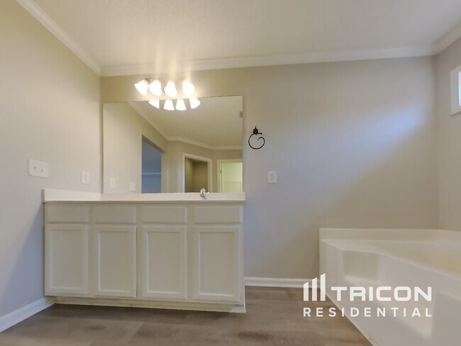 Building Photo - 4495 Feather Way