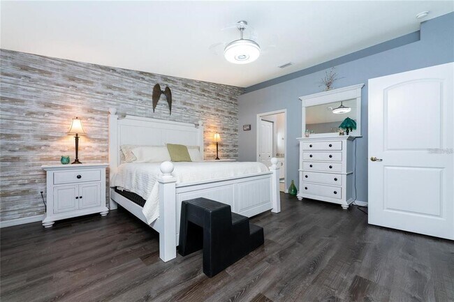 Building Photo - 319 Monaco Dr
