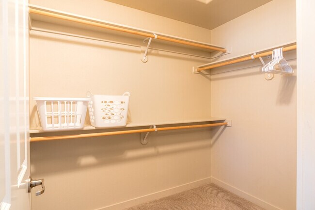 Building Photo - 5706 W 1st Pl