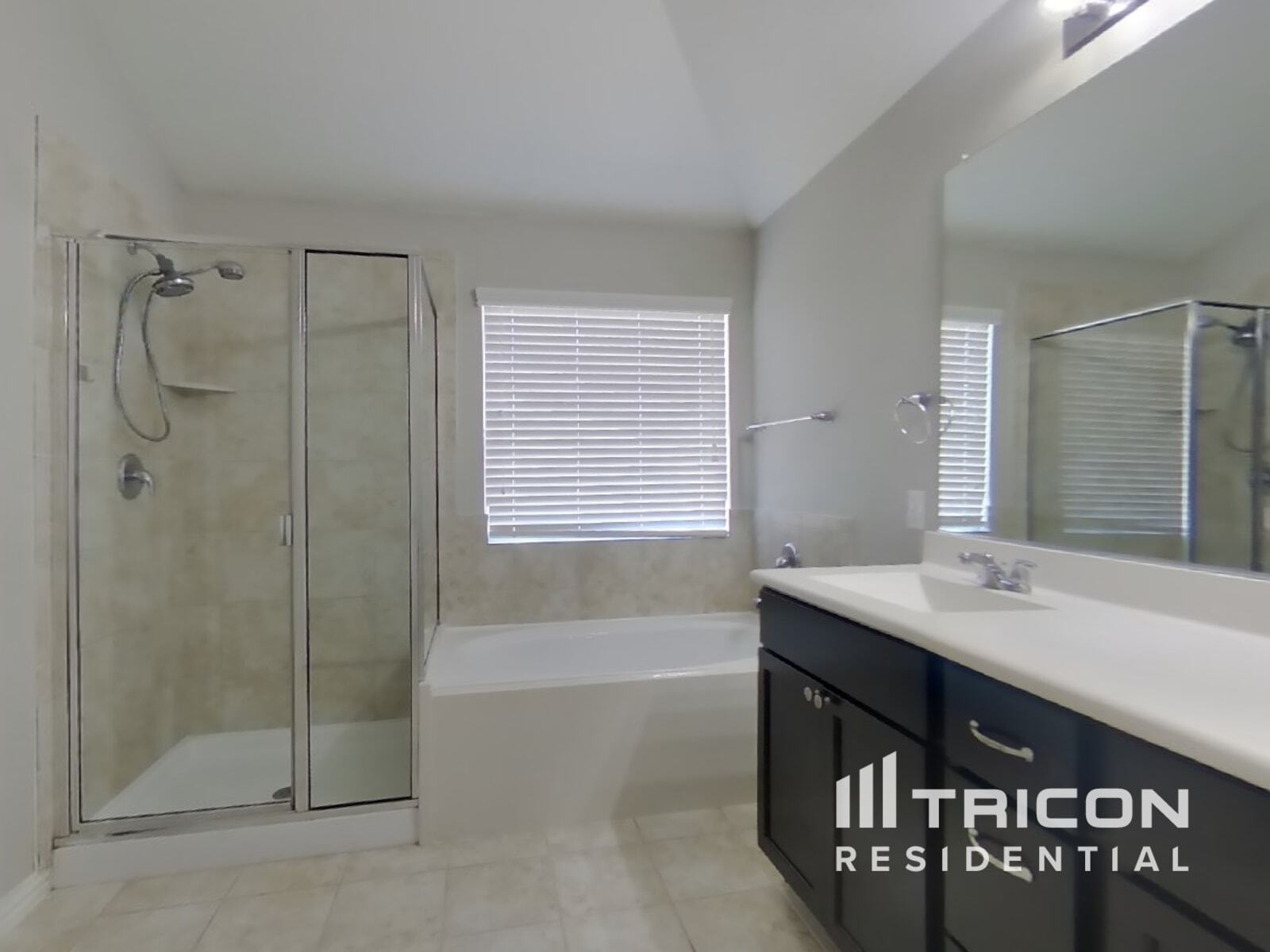 Building Photo - 560 Bromeliad Dr