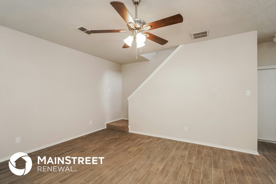 Building Photo - 1409 Hackamore St