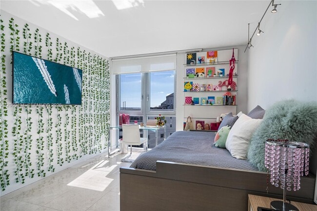 Building Photo - 1331 Brickell Bay Dr