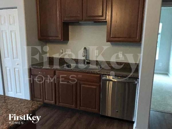 Building Photo - 217 Weeping Willow Run Dr