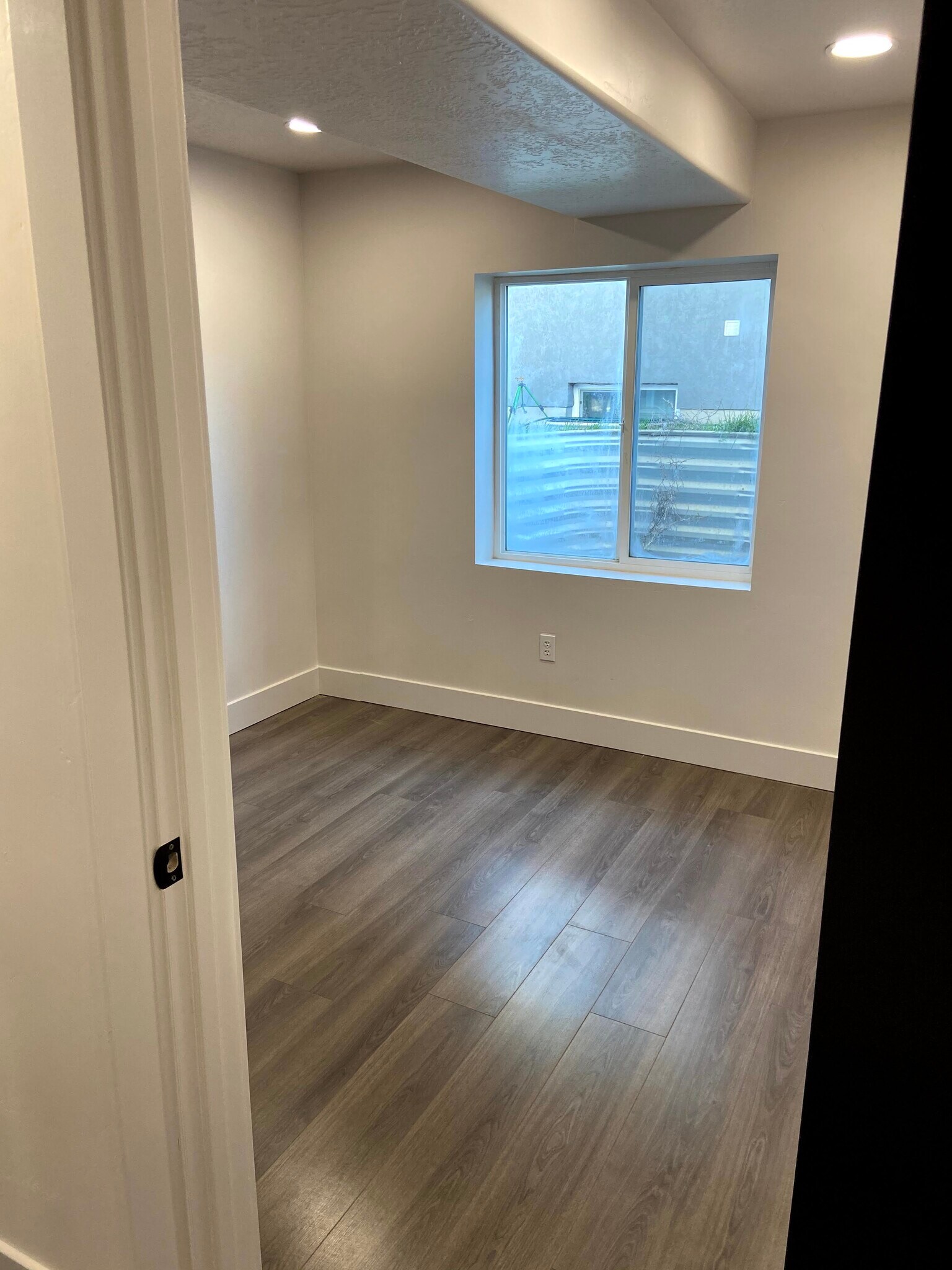 Building Photo - 4941 E Silver Ridge Rd