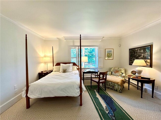 Building Photo - 553 Bellevue Ave