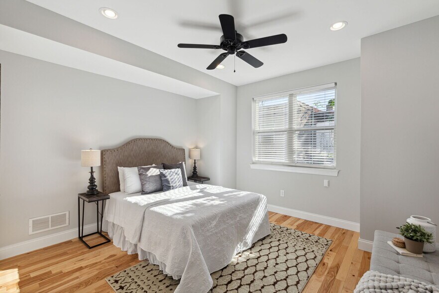 Building Photo - 1325 S Dover St