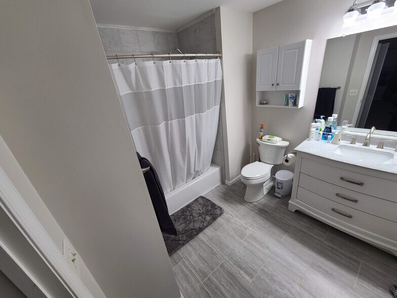 Master Bath - 44 Ridgedale Ave