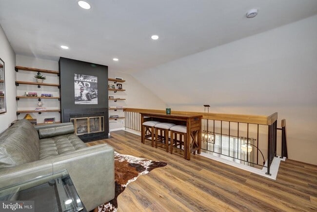 Building Photo - 256 Everly Ct