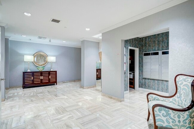 Building Photo - 123 Lakeshore Dr