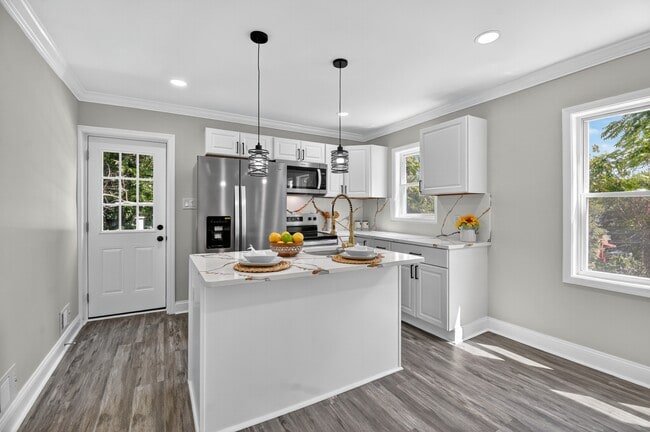 Building Photo - 4212 Byers St