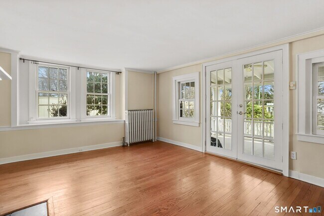 Building Photo - 410 Wilton Rd W