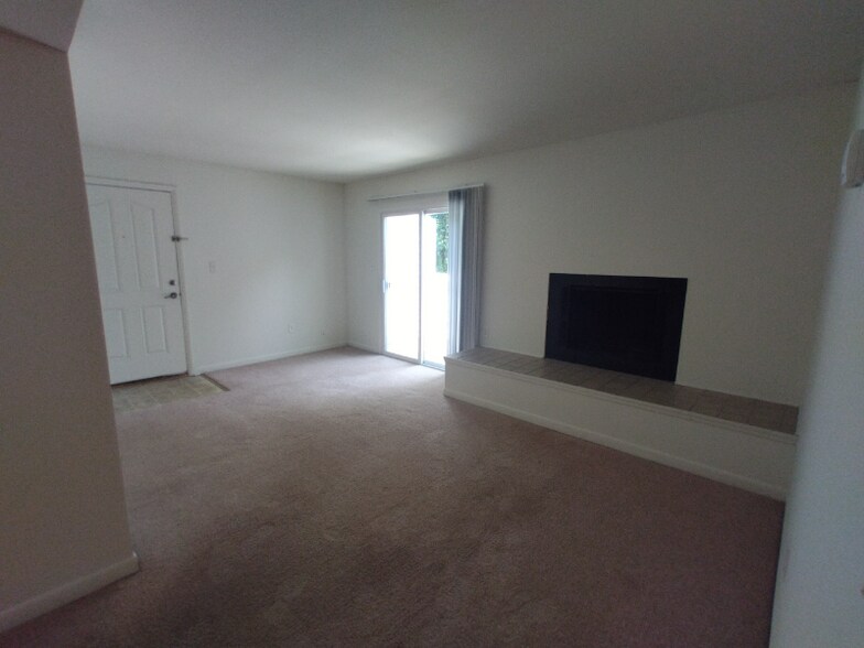Primary Photo - 600 Reusens Rd