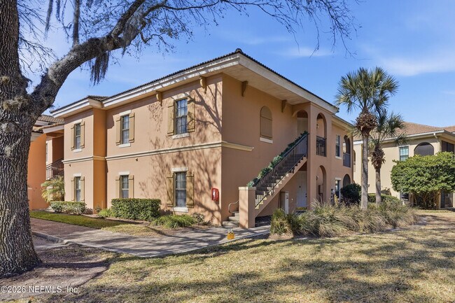 Building Photo - 450 La Travesia Flora