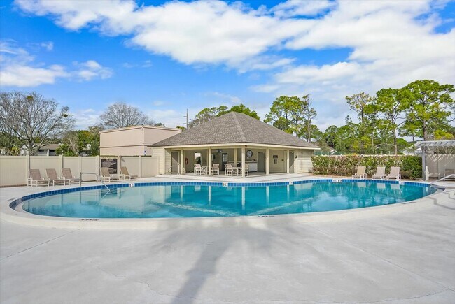 Building Photo - 153 Cranes Lake Dr
