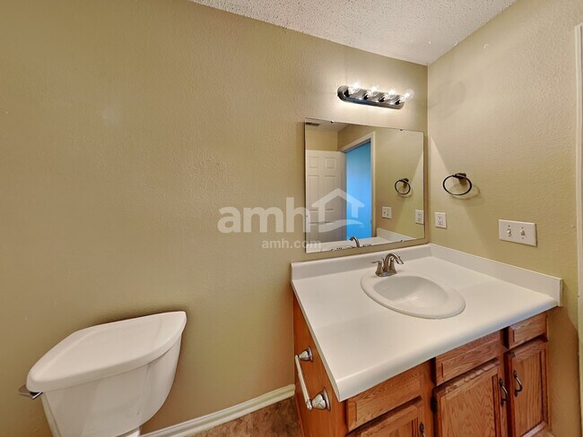 Building Photo - 360 Harts Ford Way