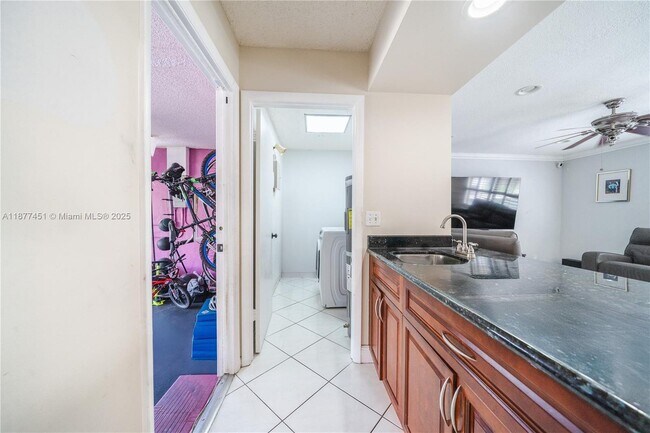 Building Photo - 7354 NW 49th Ct