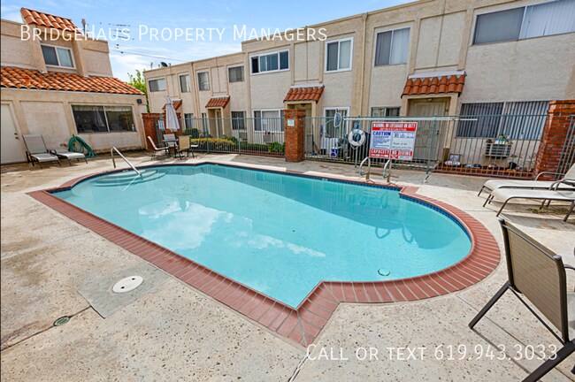 Building Photo - Make This 2 Bedroom Unit In Sunny Lakeside...