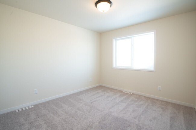 Building Photo - 1360 Goldenwood Dr